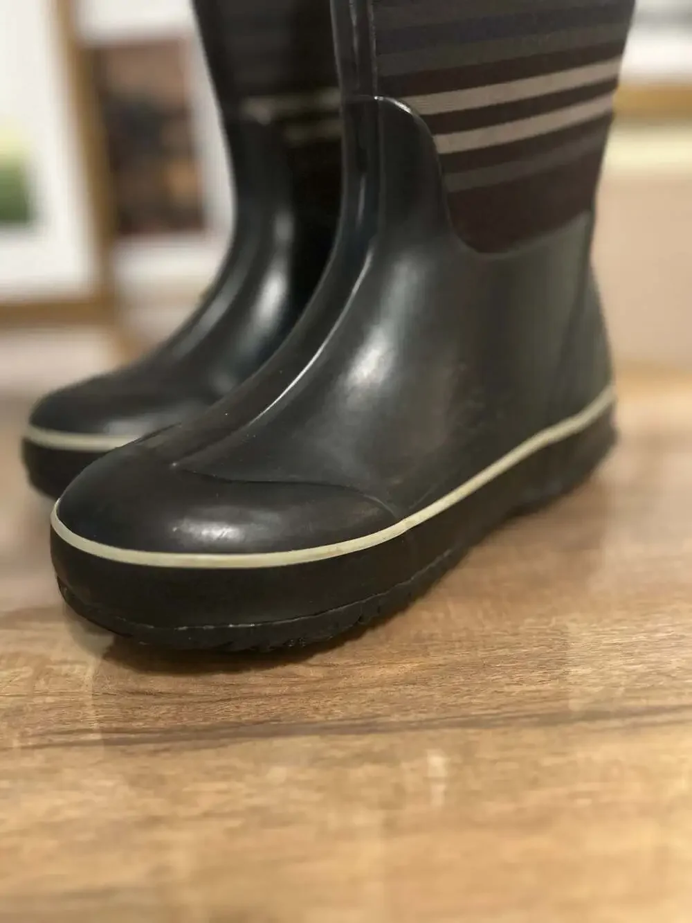 Bogs Kids Classic Varied Stripe Waterproof Insulated Boots Size 8 Youth